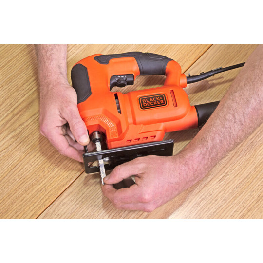 Купити Пила лобзиковая мережева BLACK+DECKER BES603. Офіційний магазин Toolmaster Україна. Фірмовий інструмент та обладнання, офіційна гарантія