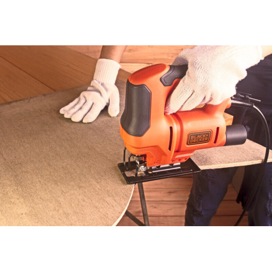 Купити Пила лобзиковая мережева BLACK+DECKER BES603. Офіційний магазин Toolmaster Україна. Фірмовий інструмент та обладнання, офіційна гарантія