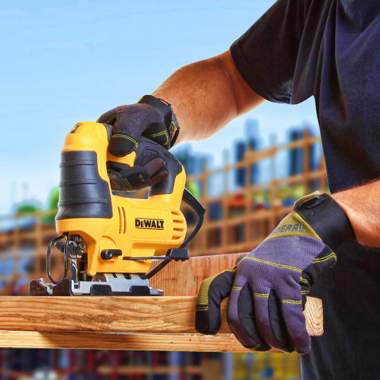 Купити Пила лобзиковая сетевая DeWALT DWE349. Официальный магазин Toolmaster Украина. Фирменный инструмент и оборудование, официальная гарантия