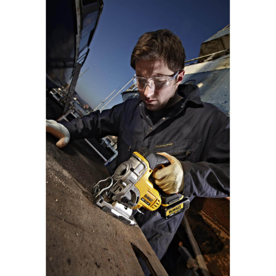 Купити Пила лобзиковая аккумуляторная DeWALT DCS331N. Официальный магазин Toolmaster Украина. Фирменный инструмент и оборудование, официальная гарантия