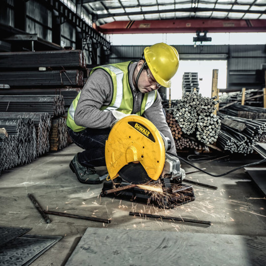 Купити Пила монтажна мережева DeWALT D28730. Офіційний магазин Toolmaster Україна. Фірмовий інструмент та обладнання, офіційна гарантія