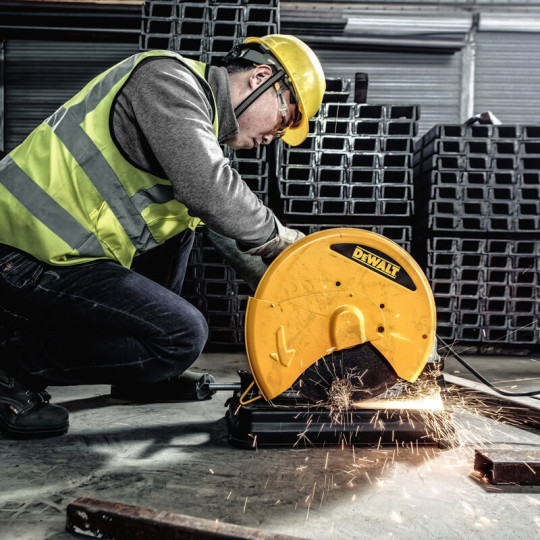 Купити Пила монтажна мережева DeWALT D28730. Офіційний магазин Toolmaster Україна. Фірмовий інструмент та обладнання, офіційна гарантія