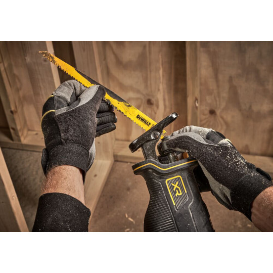 Купити Пила сабельная аккумуляторная DeWALT DCS382N. Официальный магазин Toolmaster Украина. Фирменный инструмент и оборудование, официальная гарантия
