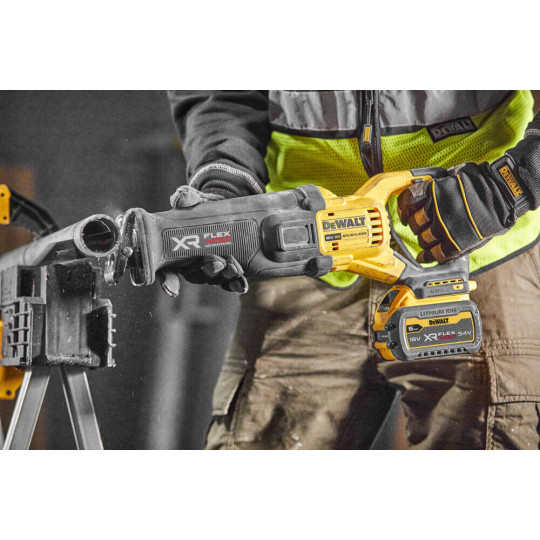 Купити Пила шабельна акумуляторна DeWALT DCS386NT. Офіційний магазин Toolmaster Україна. Фірмовий інструмент та обладнання, офіційна гарантія