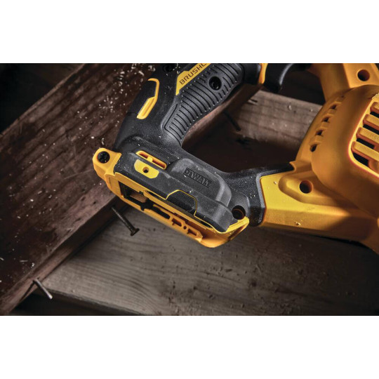 Купити Пила шабельна акумуляторна DeWALT DCS386NT. Офіційний магазин Toolmaster Україна. Фірмовий інструмент та обладнання, офіційна гарантія