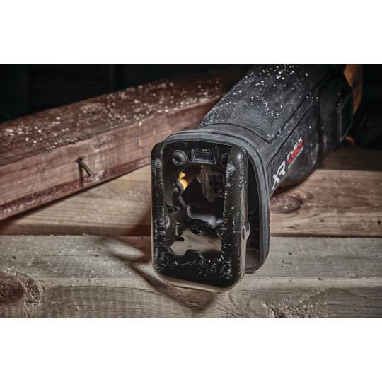 Купити Пила шабельна акумуляторна DeWALT DCS386NT. Офіційний магазин Toolmaster Україна. Фірмовий інструмент та обладнання, офіційна гарантія