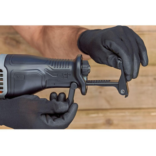 Купити Пила шабельна мережева BLACK+DECKER BES301. Офіційний магазин Toolmaster Україна. Фірмовий інструмент та обладнання, офіційна гарантія