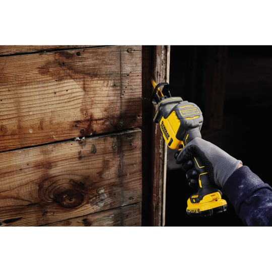 Купити Пила сабельная аккумуляторная бесщеточная DeWALT DCS312D2. Официальный магазин Toolmaster Украина. Фирменный инструмент и оборудование, официальная гарантия