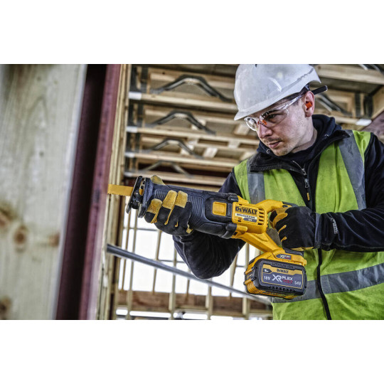 Купити Пила шабельна акумуляторна DeWALT DCS389N. Офіційний магазин Toolmaster Україна. Фірмовий інструмент та обладнання, офіційна гарантія