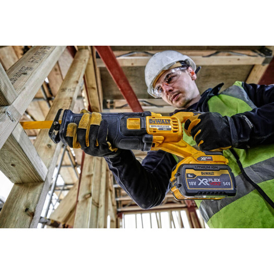 Купити Пила шабельна акумуляторна DeWALT DCS389NT. Офіційний магазин Toolmaster Україна. Фірмовий інструмент та обладнання, офіційна гарантія