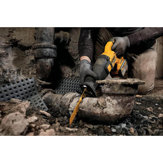 Купити Пила шабельна акумуляторна DeWALT DCS389NT. Офіційний магазин Toolmaster Україна. Фірмовий інструмент та обладнання, офіційна гарантія
