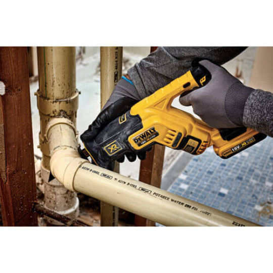 Купити Пила шабельна акумуляторна безщіткова DeWALT DCS367P2. Офіційний магазин Toolmaster Україна. Фірмовий інструмент та обладнання, офіційна гарантія