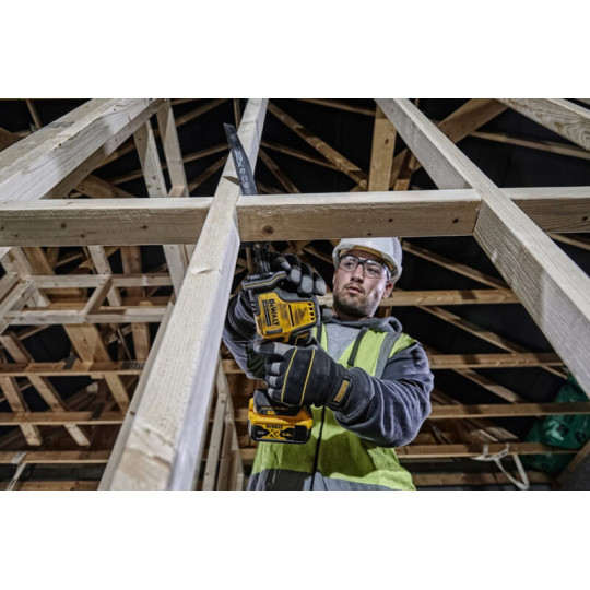 Купити Пила сабельная аккумуляторная бесщеточная DeWALT DCS369NT. Официальный магазин Toolmaster Украина. Фирменный инструмент и оборудование, официальная гарантия