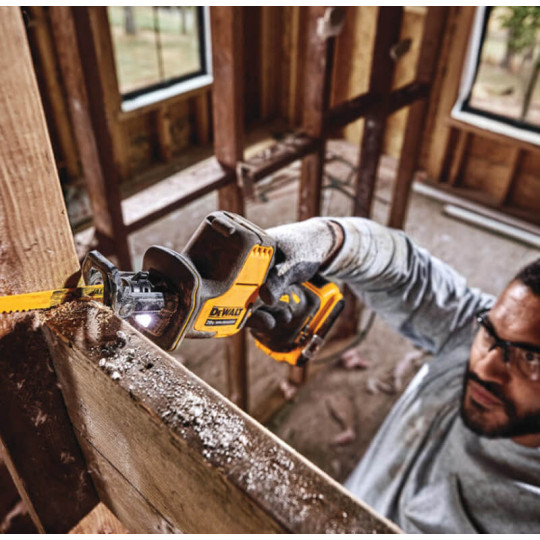 Купити Пила сабельная аккумуляторная бесщеточная DeWALT DCS369NT. Официальный магазин Toolmaster Украина. Фирменный инструмент и оборудование, официальная гарантия