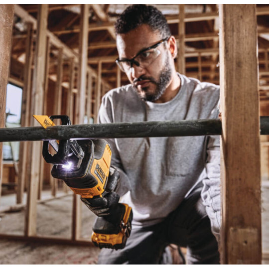 Купити Пила сабельная аккумуляторная бесщеточная DeWALT DCS369NT. Официальный магазин Toolmaster Украина. Фирменный инструмент и оборудование, официальная гарантия