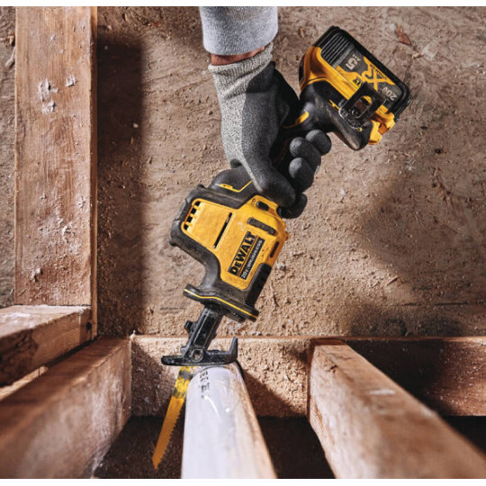 Купити Пила сабельная аккумуляторная бесщеточная DeWALT DCS369NT. Официальный магазин Toolmaster Украина. Фирменный инструмент и оборудование, официальная гарантия