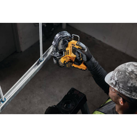 Купити Пила стрічкова акумуляторна безщіткова DeWALT DCS377NT. Офіційний магазин Toolmaster Україна. Фірмовий інструмент та обладнання, офіційна гарантія