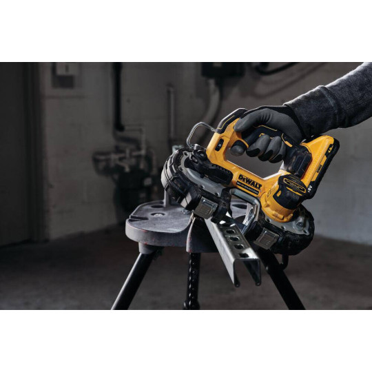 Купити Пила стрічкова акумуляторна безщіткова DeWALT DCS377NT. Офіційний магазин Toolmaster Україна. Фірмовий інструмент та обладнання, офіційна гарантія