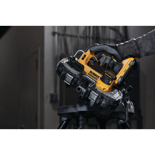 Купити Пила стрічкова акумуляторна безщіткова DeWALT DCS377NT. Офіційний магазин Toolmaster Україна. Фірмовий інструмент та обладнання, офіційна гарантія