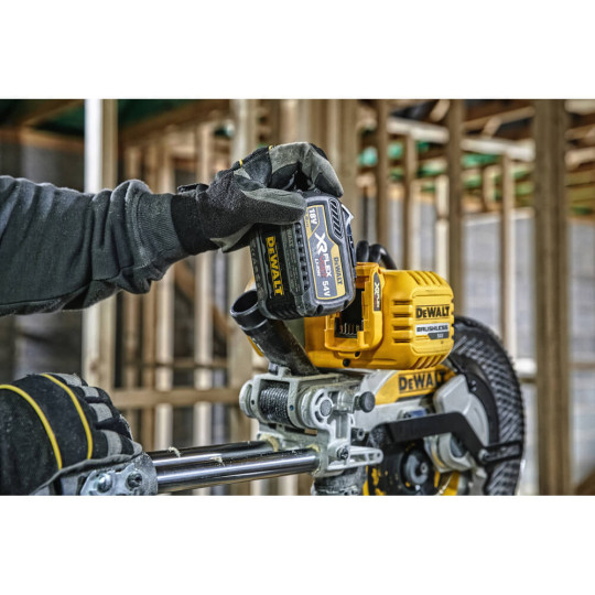 Купити Пила торцювальна акумуляторна безщіткова DeWALT DCS727T2. Офіційний магазин Toolmaster Україна. Фірмовий інструмент та обладнання, офіційна гарантія
