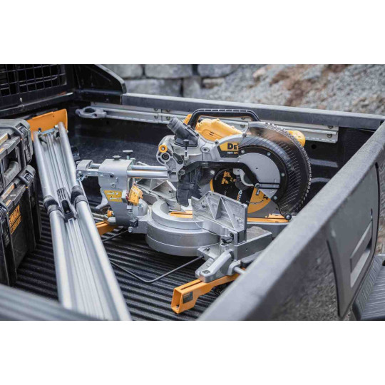 Купити Пилка торцювальна акумуляторна безщіткова DeWALT DCS782N. Офіційний магазин Toolmaster Україна. Фірмовий інструмент та обладнання, офіційна гарантія