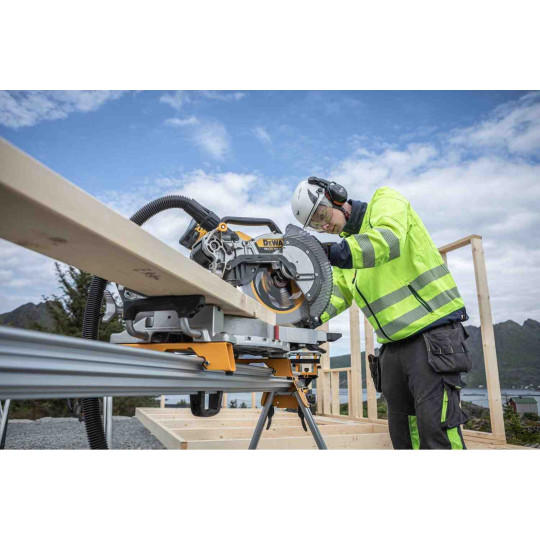 Купити Пилка торцювальна акумуляторна безщіткова DeWALT DCS782N. Офіційний магазин Toolmaster Україна. Фірмовий інструмент та обладнання, офіційна гарантія