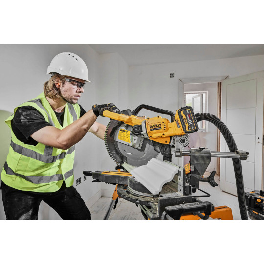 Купити Пилка торцювальна акумуляторна безщіткова DeWALT DCS781N. Офіційний магазин Toolmaster Україна. Фірмовий інструмент та обладнання, офіційна гарантія