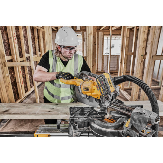 Купити Пилка торцювальна акумуляторна безщіткова DeWALT DCS781X2. Офіційний магазин Toolmaster Україна. Фірмовий інструмент та обладнання, офіційна гарантія