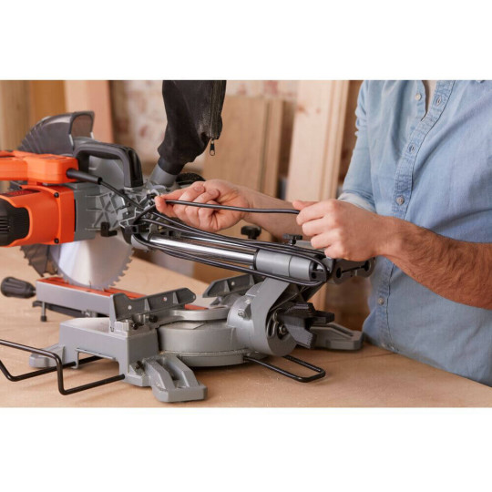 Купити Пила торцювальна мережева BLACK+DECKER BES700. Офіційний магазин Toolmaster Україна. Фірмовий інструмент та обладнання, офіційна гарантія