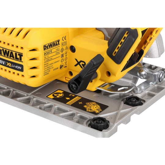 Купити Пилка дискова акумуляторна безщіткова DeWALT DCS572NT. Офіційний магазин Toolmaster Україна. Фірмовий інструмент та обладнання, офіційна гарантія