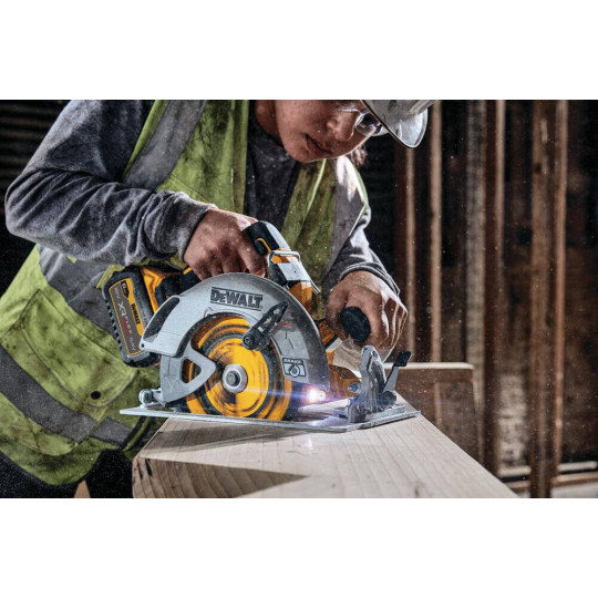 Купити Пила дискова акумуляторна безщіткова DeWALT DCS573NT. Офіційний магазин Toolmaster Україна. Фірмовий інструмент та обладнання, офіційна гарантія