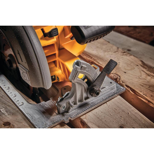 Купити Пила дискова акумуляторна безщіткова DeWALT DCS573NT. Офіційний магазин Toolmaster Україна. Фірмовий інструмент та обладнання, офіційна гарантія