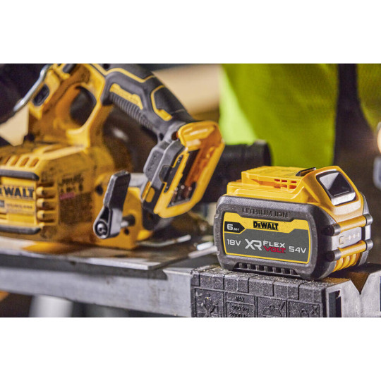 Купити Пила дискова акумуляторна безщіткова DeWALT DCS573NT. Офіційний магазин Toolmaster Україна. Фірмовий інструмент та обладнання, офіційна гарантія