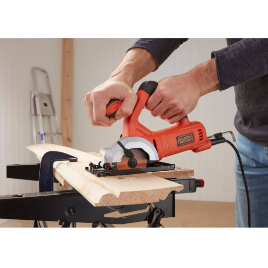 Купити Пила дискова мережева BLACK+DECKER BES510. Офіційний магазин Toolmaster Україна. Фірмовий інструмент та обладнання, офіційна гарантія