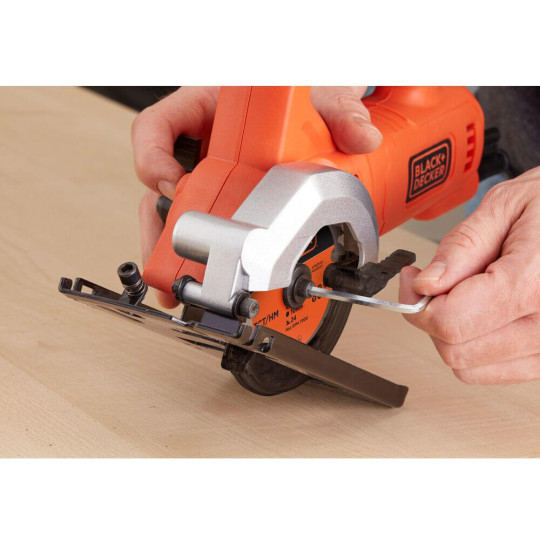 Купити Пила дискова мережева BLACK+DECKER BES510. Офіційний магазин Toolmaster Україна. Фірмовий інструмент та обладнання, офіційна гарантія