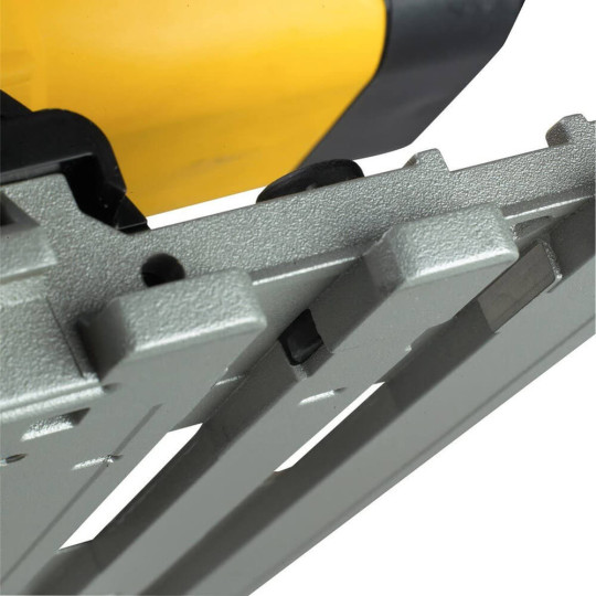 Купити Пила дискова занурювальна мережева DeWALT DWS520KT. Офіційний магазин Toolmaster Україна. Фірмовий інструмент та обладнання, офіційна гарантія