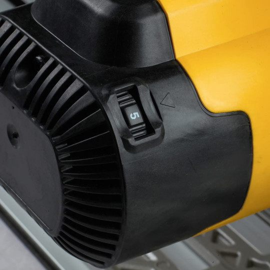 Купити Пила дискова занурювальна мережева DeWALT DWS520KT. Офіційний магазин Toolmaster Україна. Фірмовий інструмент та обладнання, офіційна гарантія