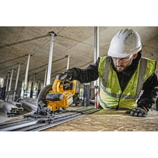 Купити Пила дискова акумуляторна DeWALT DCS579NT. Офіційний магазин Toolmaster Україна. Фірмовий інструмент та обладнання, офіційна гарантія