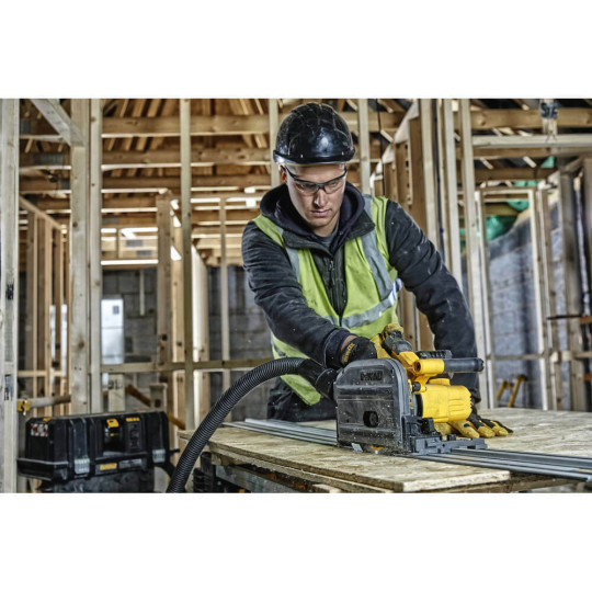 Купити Пила дискова занурювальна акумуляторна DeWALT DCS520NT. Офіційний магазин Toolmaster Україна. Фірмовий інструмент та обладнання, офіційна гарантія
