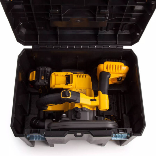 Купити Пила дискова занурювальна акумуляторна DeWALT DCS520T2. Офіційний магазин Toolmaster Україна. Фірмовий інструмент та обладнання, офіційна гарантія