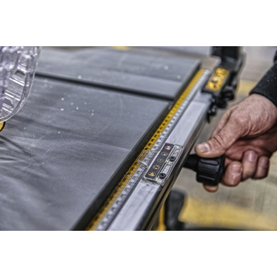 Купити Пила настольная сетевая DeWALT DWE7492. Официальный магазин Toolmaster Украина. Фирменный инструмент и оборудование, официальная гарантия