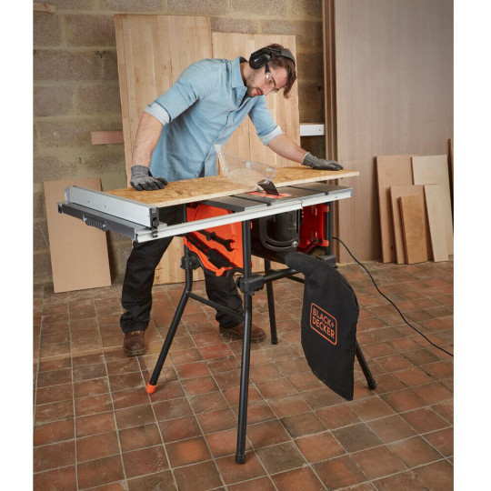 Купити Пила настільна мережева BLACK+DECKER BES720. Офіційний магазин Toolmaster Україна. Фірмовий інструмент та обладнання, офіційна гарантія