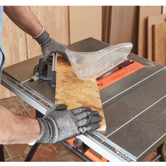 Купити Пила настільна мережева BLACK+DECKER BES720. Офіційний магазин Toolmaster Україна. Фірмовий інструмент та обладнання, офіційна гарантія
