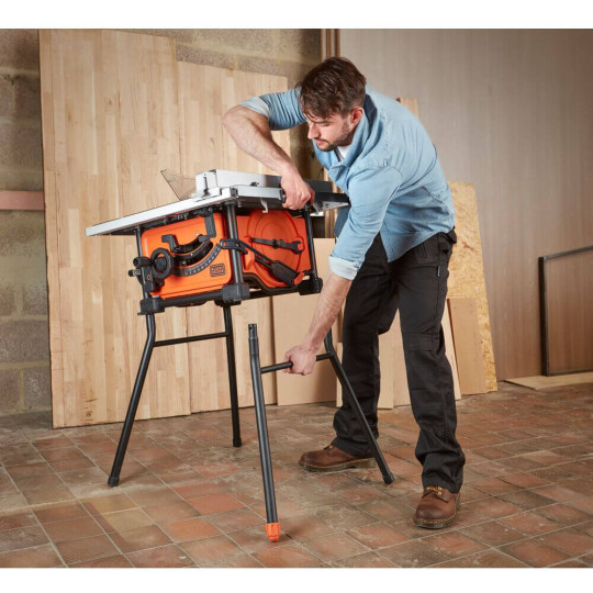 Купити Пила настільна мережева BLACK+DECKER BES720. Офіційний магазин Toolmaster Україна. Фірмовий інструмент та обладнання, офіційна гарантія