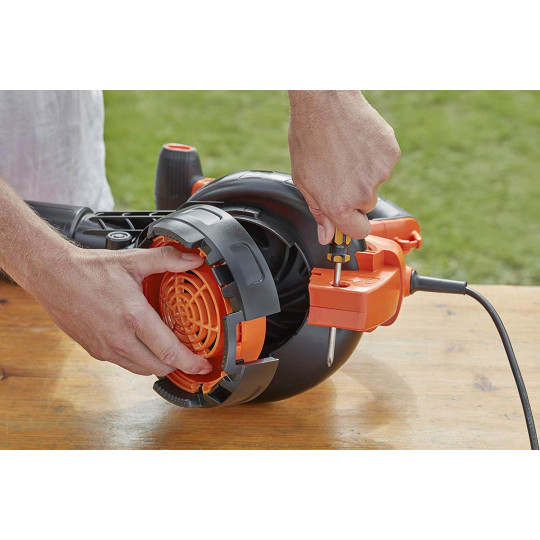 Купити Садовый пылесос электрический BLACK+DECKER BEBLV300. Официальный магазин Toolmaster Украина. Фирменный инструмент и оборудование, официальная гарантия