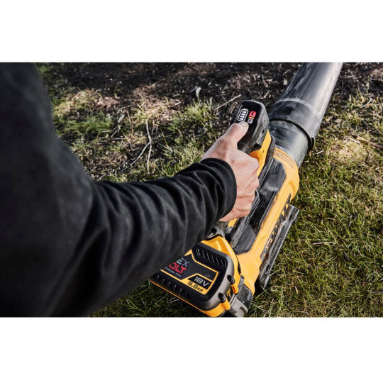 Купити Воздуходувка аккумуляторная бесщеточная DeWALT DCMBL777N. Официальный магазин Toolmaster Украина. Фирменный инструмент и оборудование, официальная гарантия
