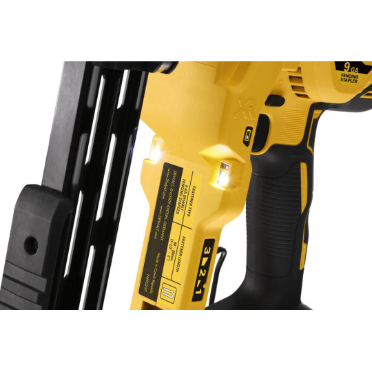 Купити Степлер скобозабивний акумуляторний безщітковий DeWALT DCFS950P2. Офіційний магазин Toolmaster Україна. Фірмовий інструмент та обладнання, офіційна гарантія