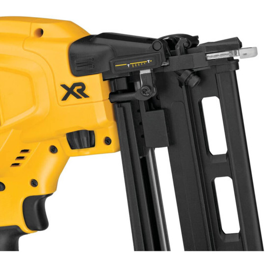 Купити Пістолет цвяхозабивний акумуляторний безщітковий DeWALT DCN662NT. Офіційний магазин Toolmaster Україна. Фірмовий інструмент та обладнання, офіційна гарантія