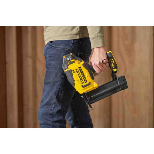Купити Пистолет гвоздезабивной аккумуляторный STANLEY FATMAX SFMCN618B. Официальный магазин Toolmaster Украина. Фирменный инструмент и оборудование, официальная гарантия