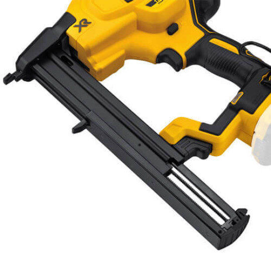 Купити Степлер скобозабивний акумуляторний безщітковий DeWALT DCN681N. Офіційний магазин Toolmaster Україна. Фірмовий інструмент та обладнання, офіційна гарантія